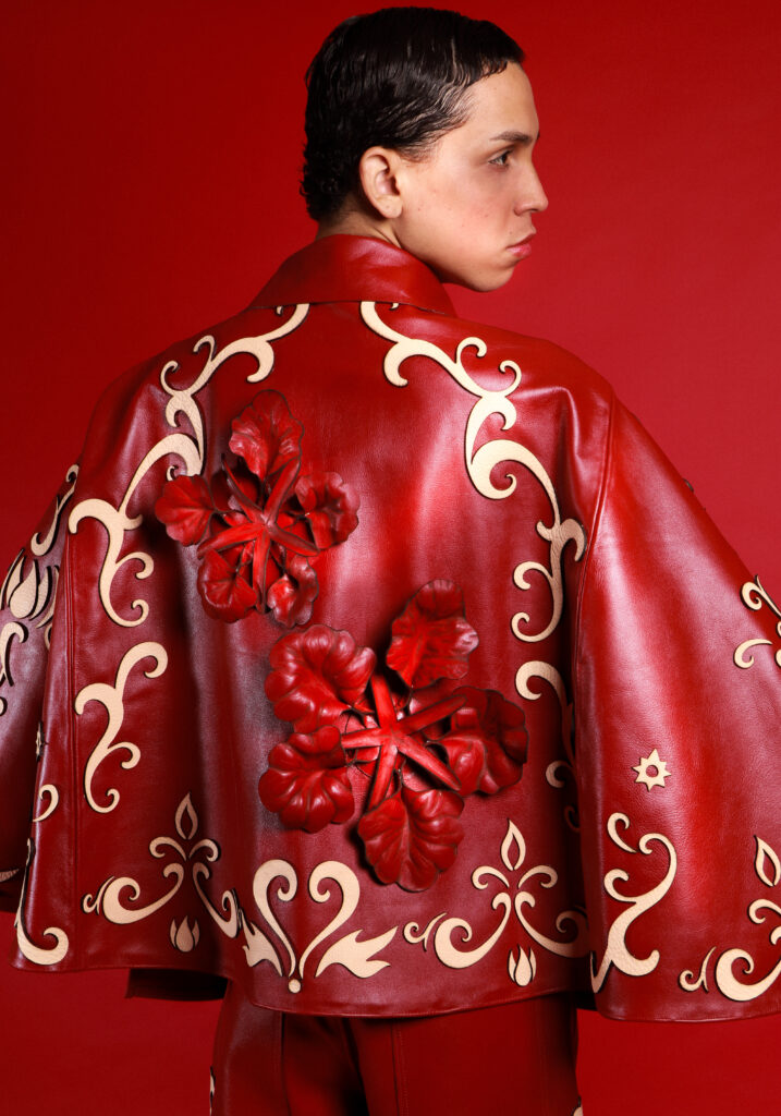 O projeto Flamboyant, de Daniela de Abreu, propõe uma minicoleção de moda performance-wear inspirada na música “Flor de Flamboyant”, do álbum de Dominguinhos.